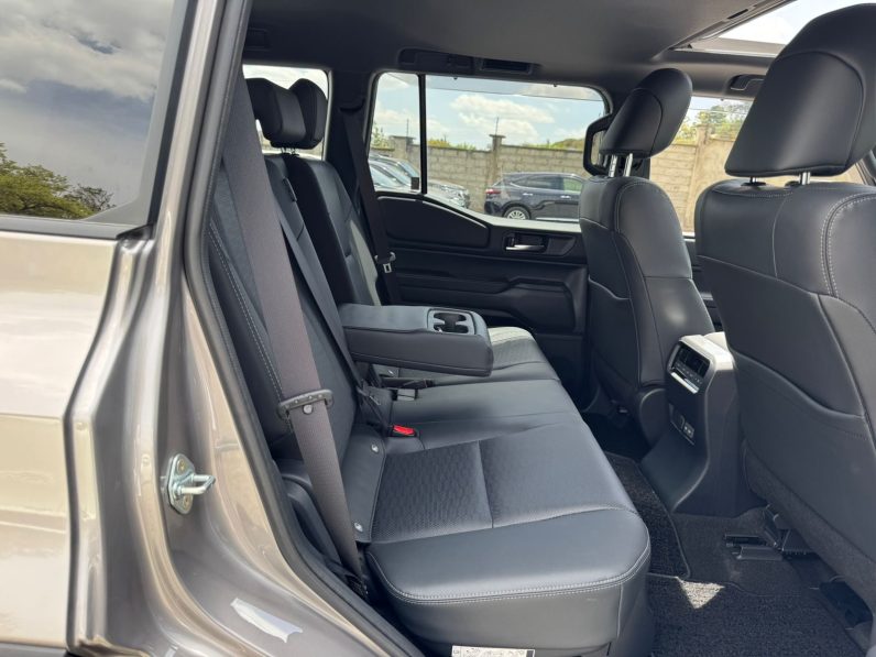 
								Toyota Land Cruiser Prado J250 full									