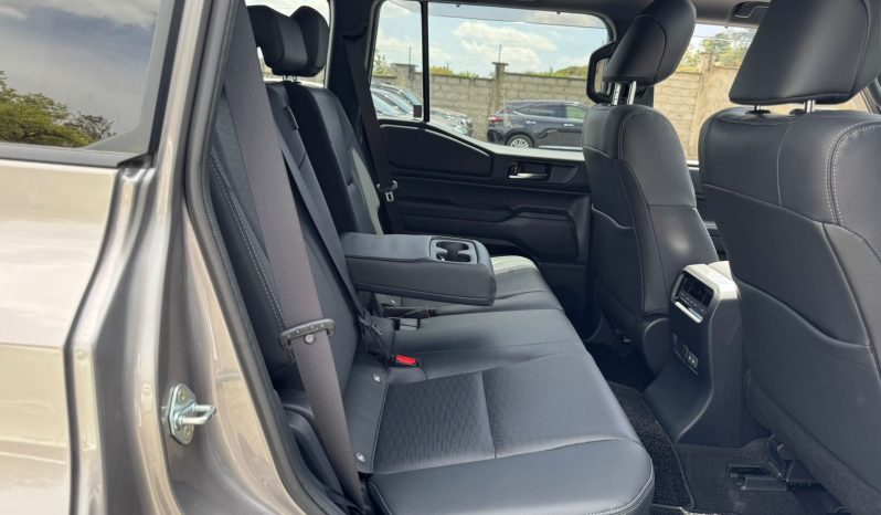 
								Toyota Land Cruiser Prado J250 full									