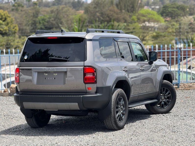 
								Toyota Land Cruiser Prado J250 full									