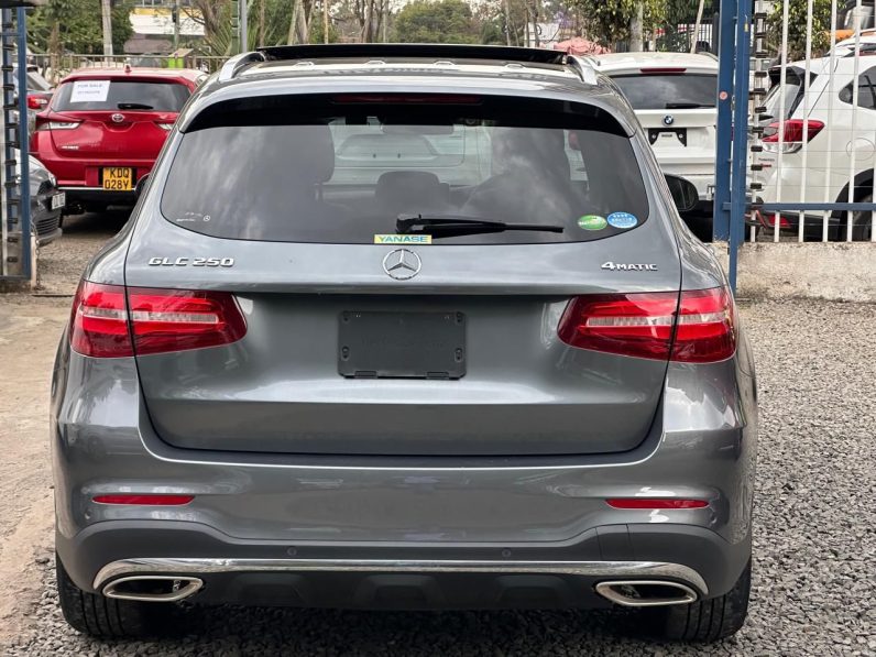 
								Mercedes-Benz GLC 250 full									