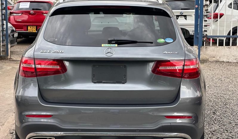 
								Mercedes-Benz GLC 250 full									