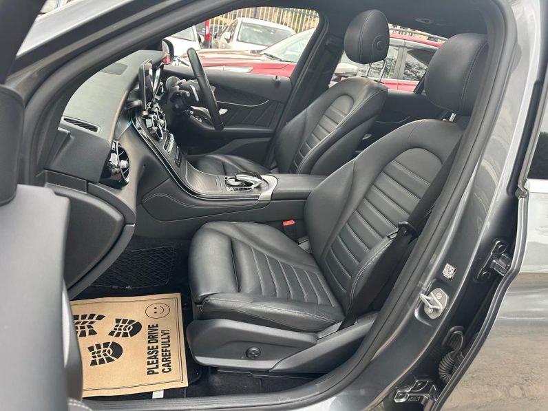 
								Mercedes-Benz GLC 250 full									