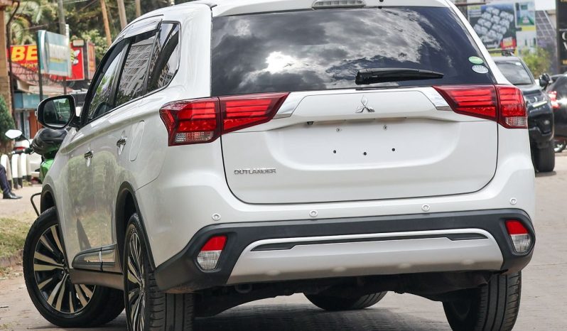 
								Mitsubishi Outlander full									