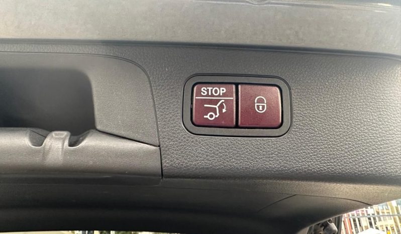 
								Mercedes-Benz GLC 250 full									