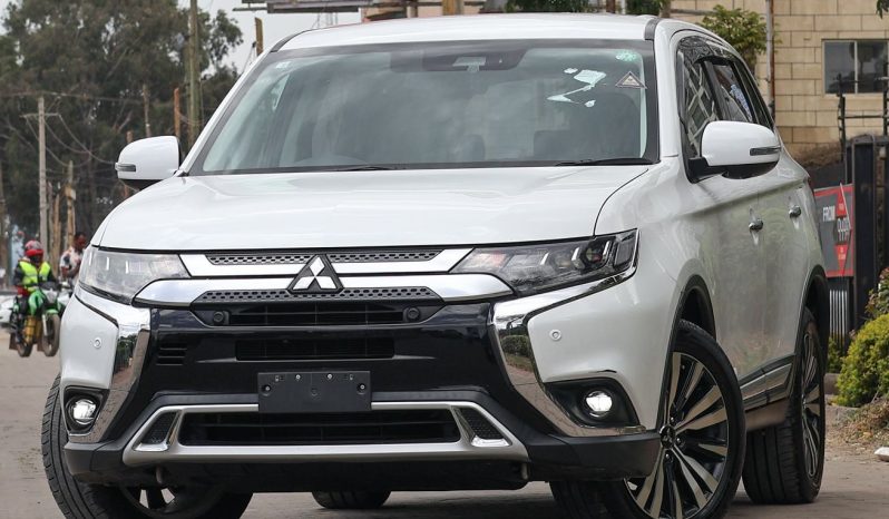 
								Mitsubishi Outlander full									