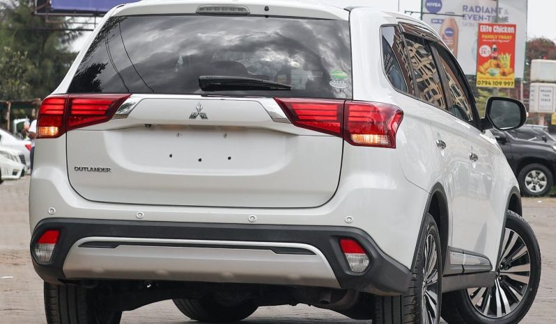 
								Mitsubishi Outlander full									