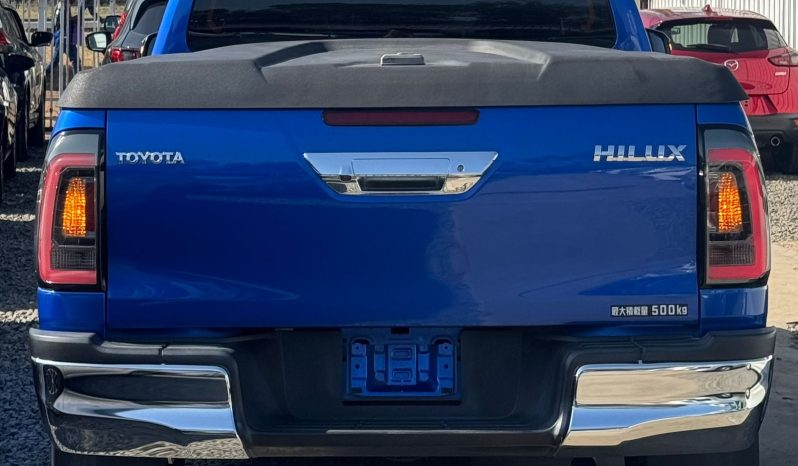 
								Toyota Hilux full									