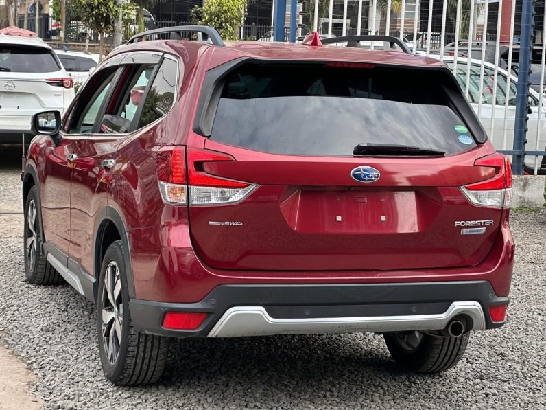 
								Subaru Forester E-Boxer full									