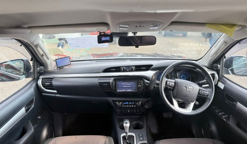 
								Toyota Hilux full									