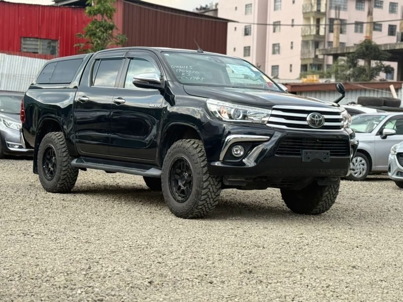 
								Toyota Hilux full									