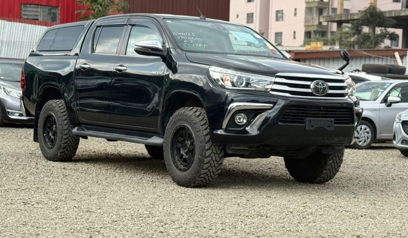 
								Toyota Hilux full									