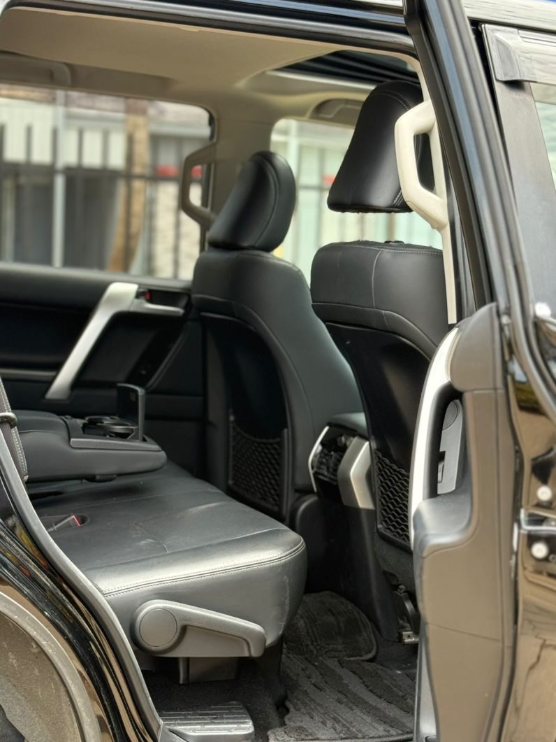 
								Toyota Land Cruiser Prado TX L full									