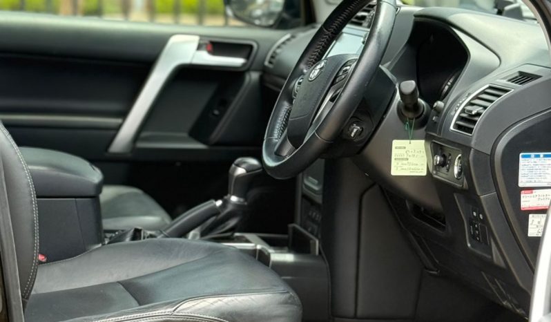 
								Toyota Land Cruiser Prado TX L full									