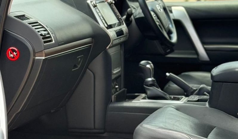 
								Toyota Land Cruiser Prado TX L full									