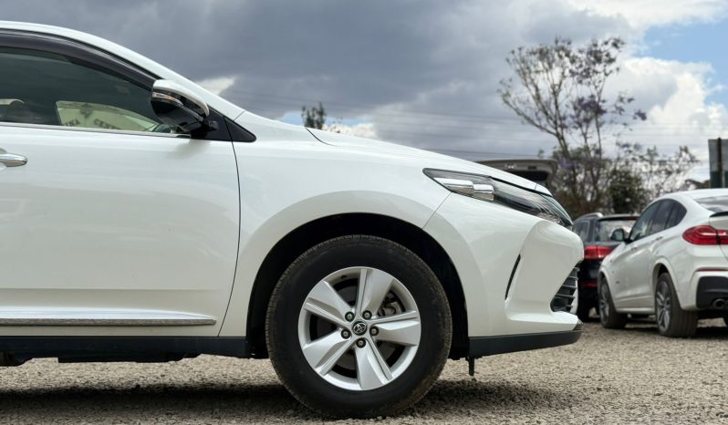 
								Toyota  Harrier full									