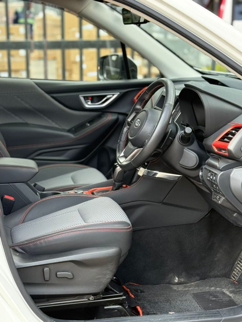 
								Subaru Forester X-BREAK full									