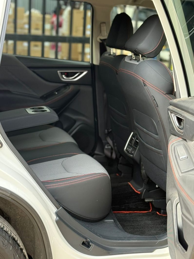 
								Subaru Forester X-BREAK full									