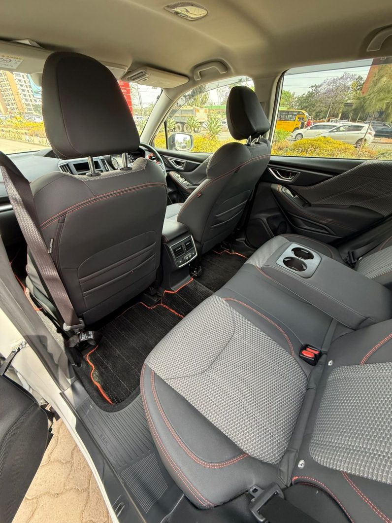 
								Subaru Forester X-BREAK full									