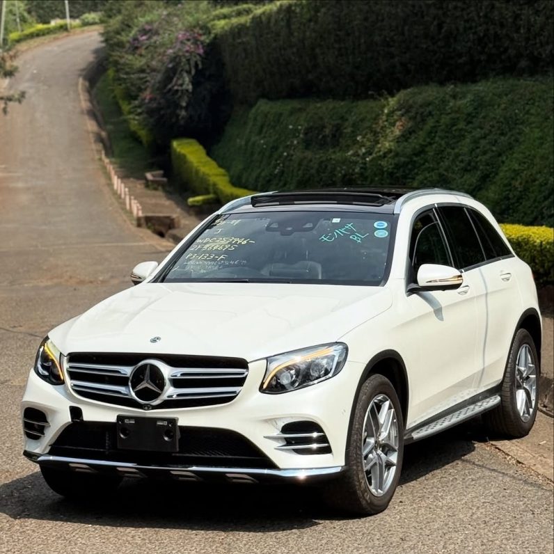 
								Mercedes-Benz  GLC 200 full									