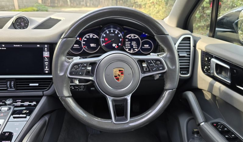 
								Porsche Cayenne full									
