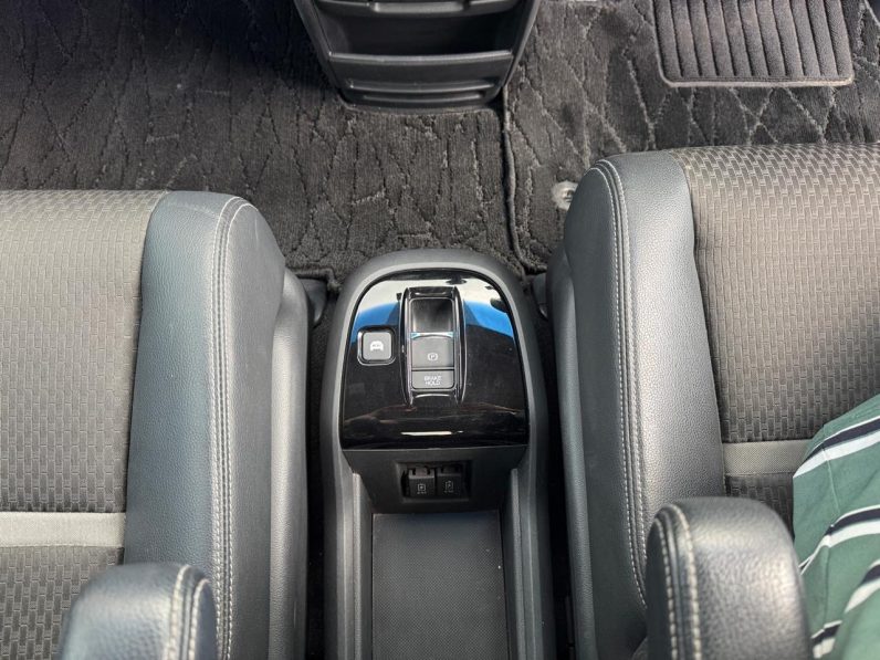 
								Honda Stepwagon Spada full									