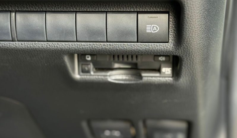 
								Toyota RAV4 Adventure full									