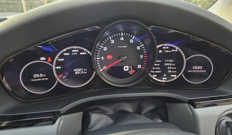 
								Porsche Cayenne full									