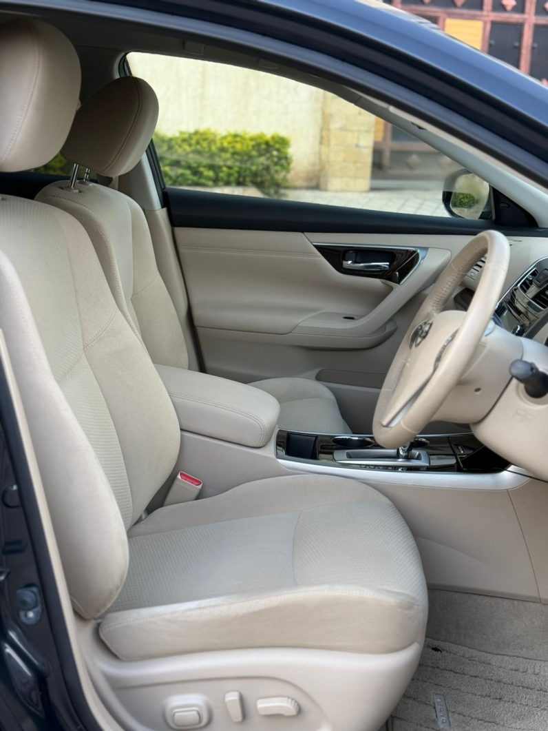 
								Nissan Teana XL full									