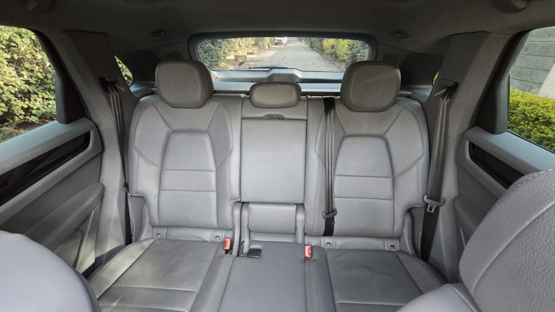 
								Porsche Cayenne full									