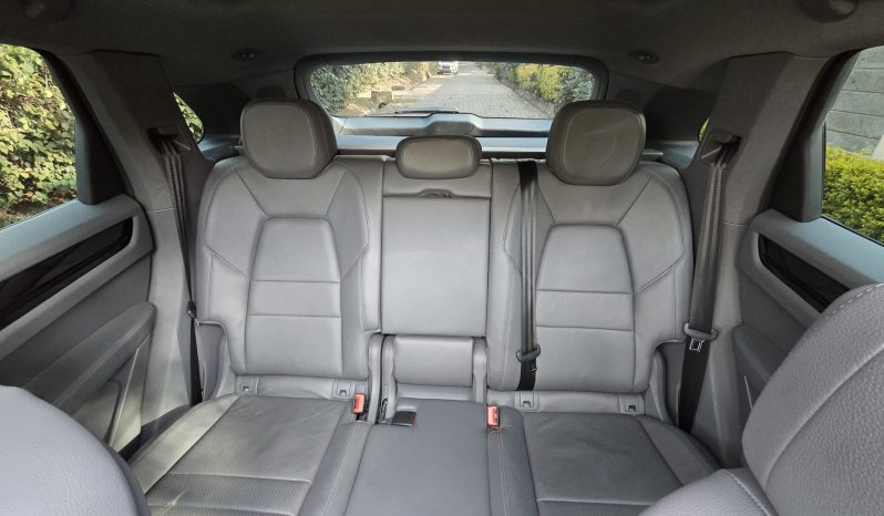 
								Porsche Cayenne full									