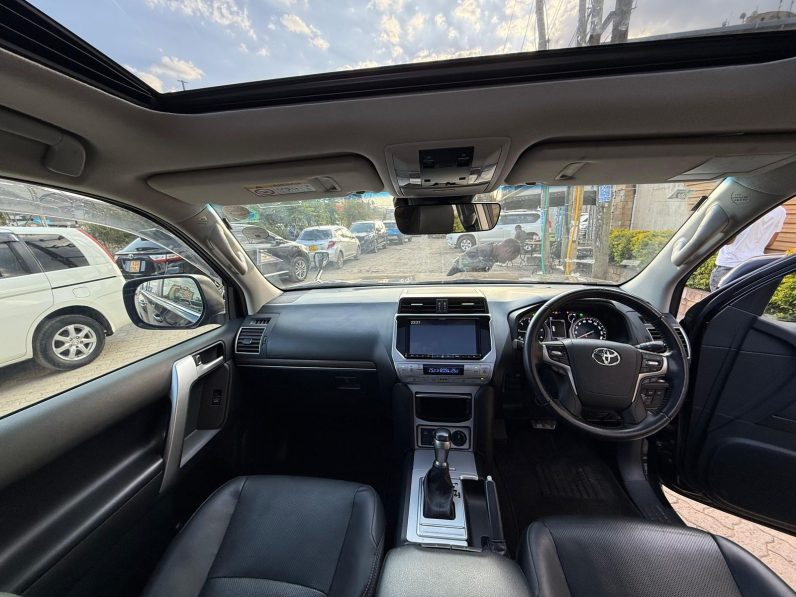 
								Toyota Land Cruiser Prado TXL full									