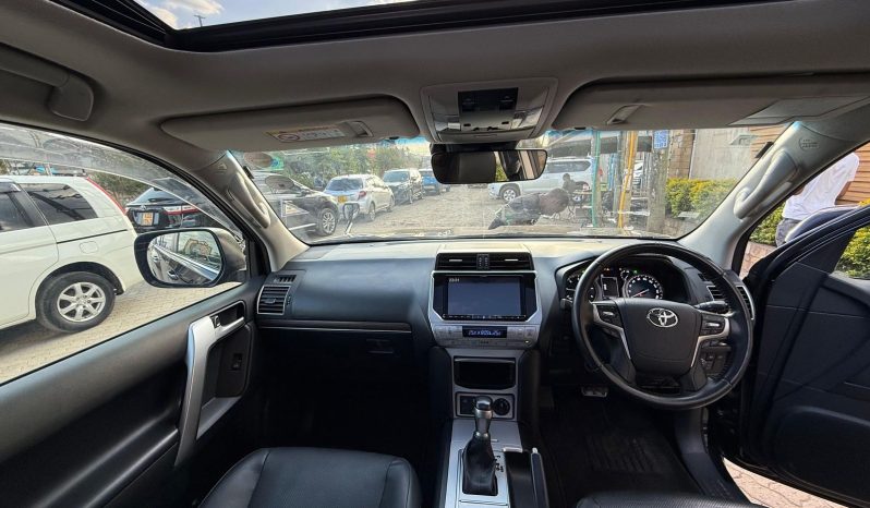 
								Toyota Land Cruiser Prado TXL full									