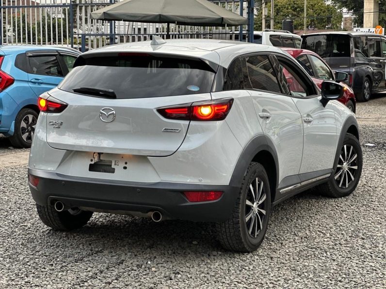 
								Mazda CX-3 full									
