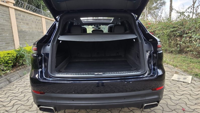 
								Porsche Cayenne full									