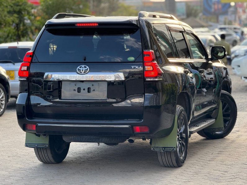 
								Toyota Land Cruiser Prado TXL full									