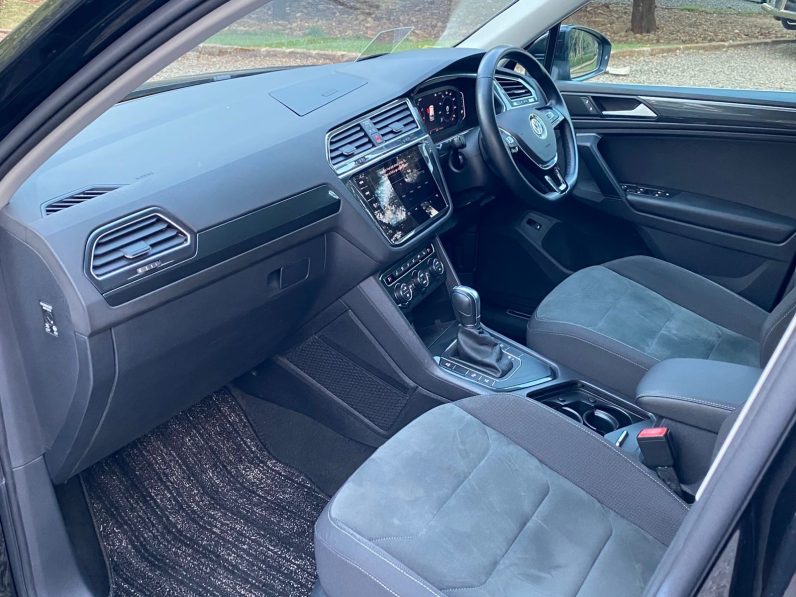 
								Volkswagen Tiguan full									