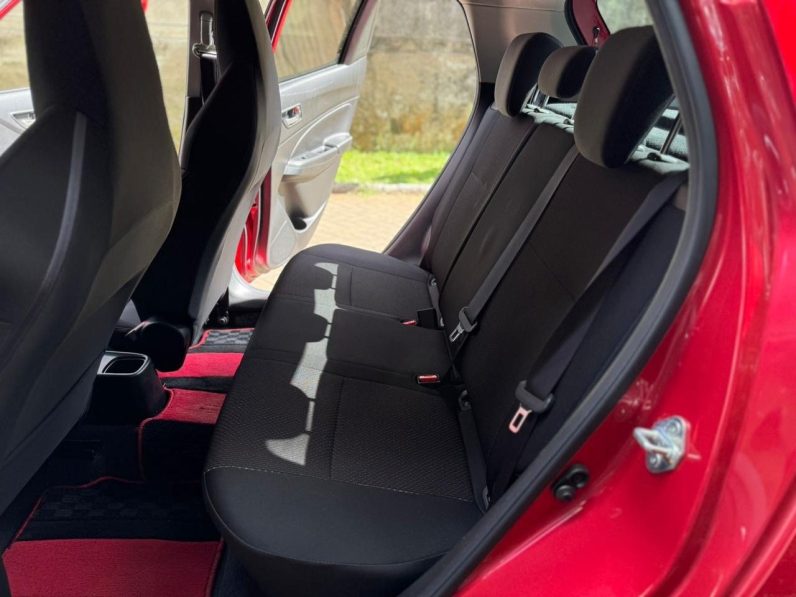 
								Suzuki Swift Sport full									