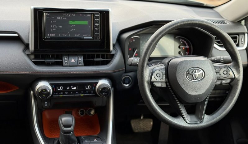 
								Toyota RAV4 Adventure full									