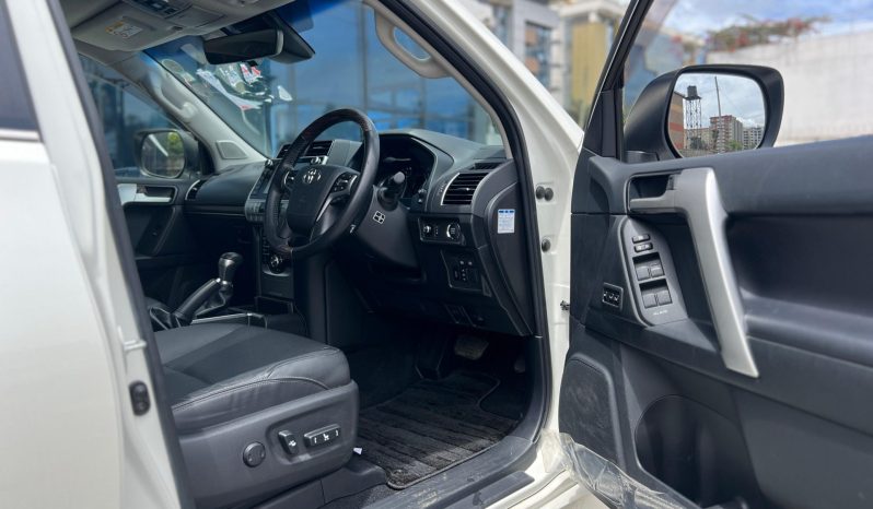 
								Toyota Land Cruiser Prado TZG full									