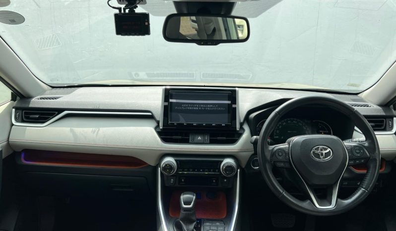 
								Toyota RAV4 Adventure full									