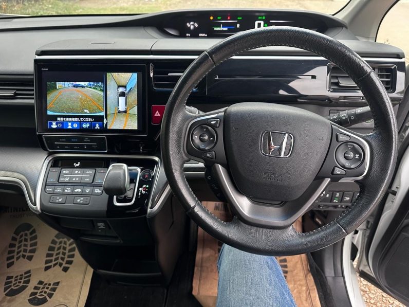 
								Honda Stepwgn Spada full									