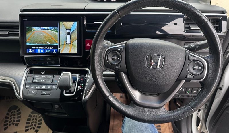 
								Honda Stepwgn Spada full									