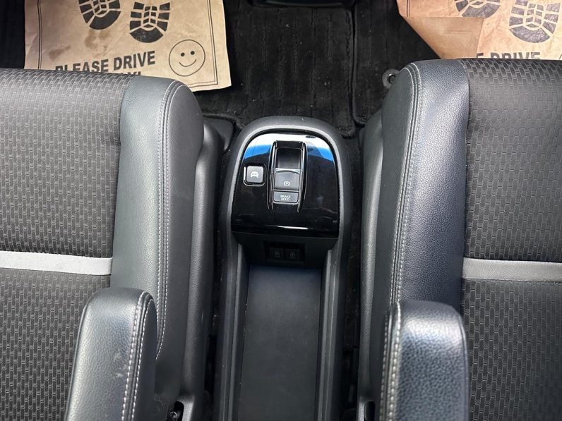 
								Honda Stepwgn Spada full									