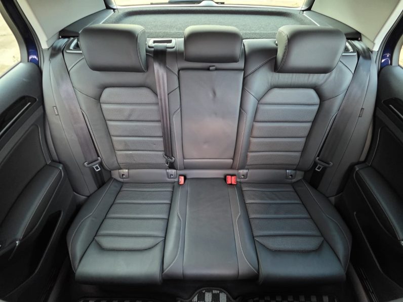 
								Volkswagen Golf Tsi full									