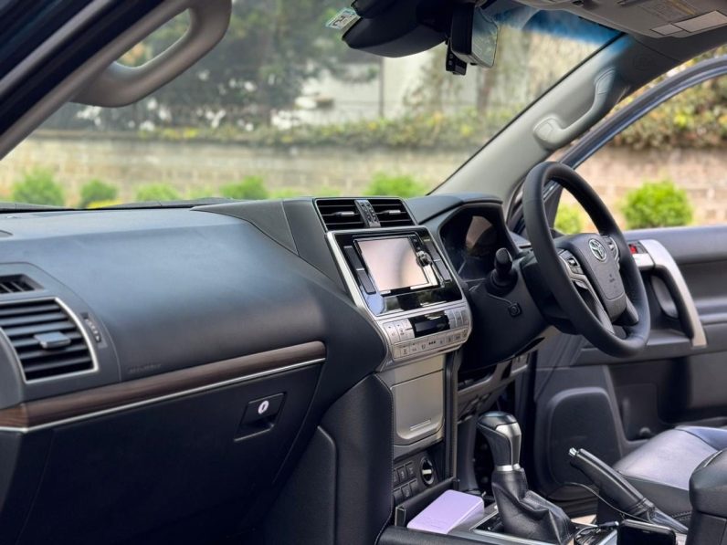 
								Toyota Land Cruiser Prado TX full									