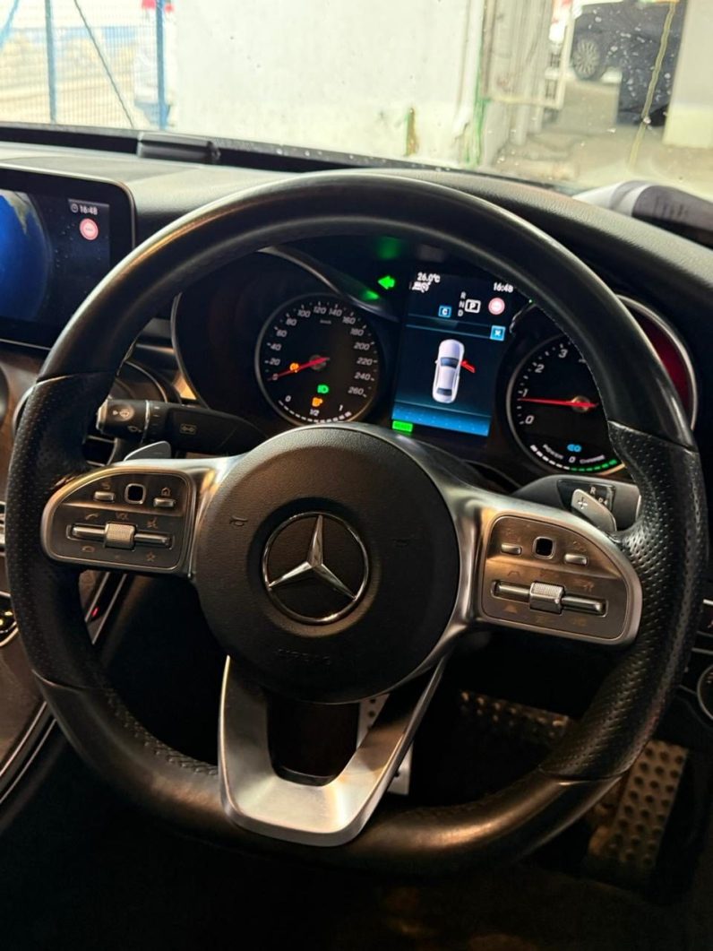 
								Mercedes Benz c200 full									