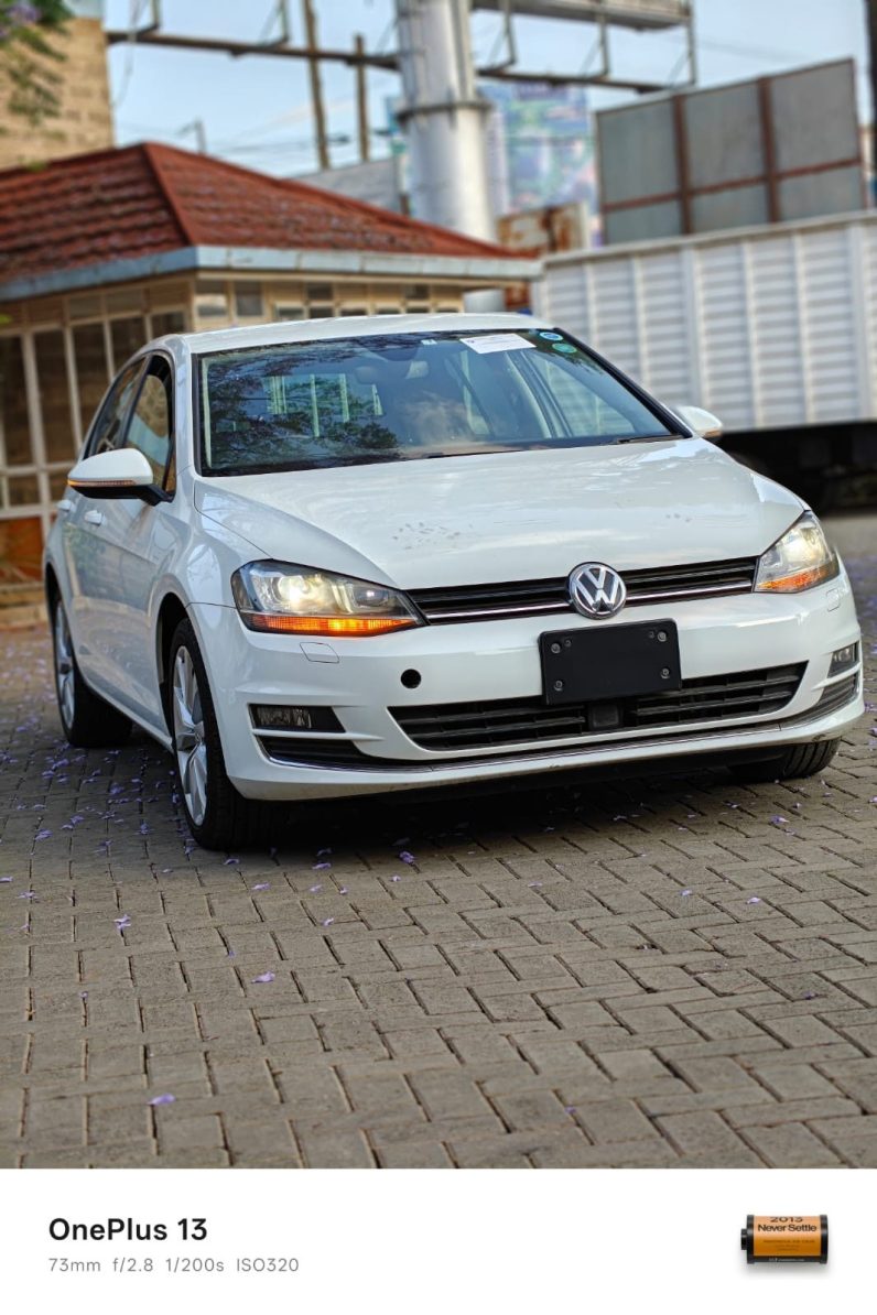 
								Volkswagen Golf full									