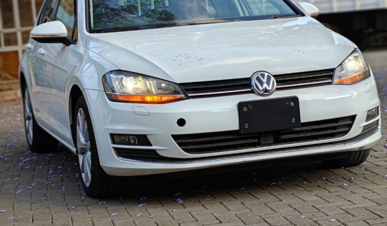 
								Volkswagen Golf full									