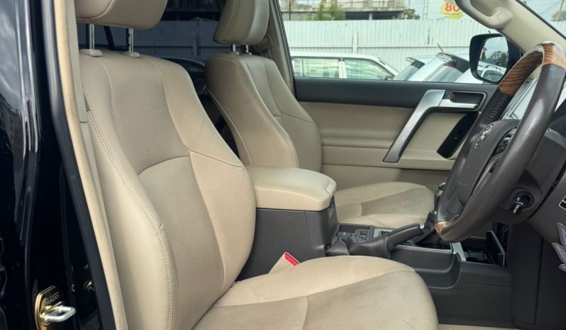 
								Toyota Land Cruiser Prado TX full									