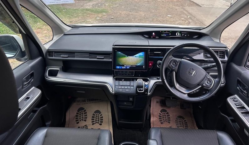 
								Honda Stepwgn Spada full									